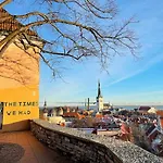 Spacious Luxury Old Town Flat * Tallinn
