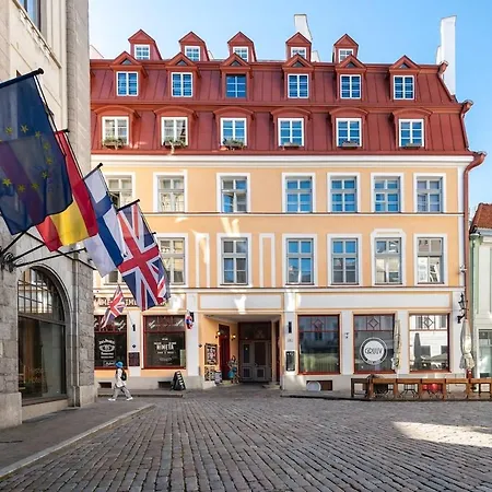 Апартаменты Spacious Luxury Old Town Flat *