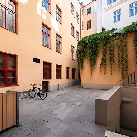 Spacious Luxury Old Town Flat Apartman