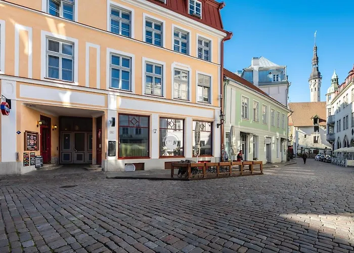 Апартаменты Spacious Luxury Old Town Flat