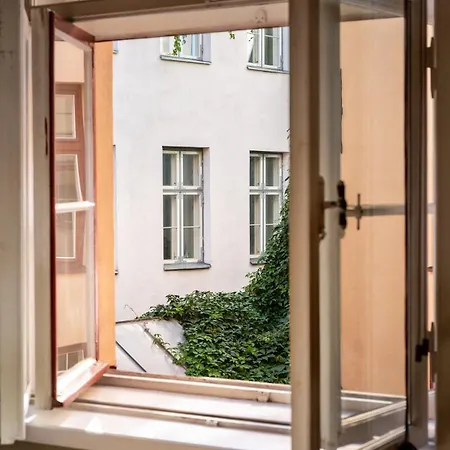 Апартаменты Spacious Luxury Old Town Flat