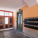 Spacious Luxury Old Town Flat Appartamento