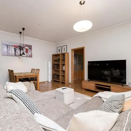 Apartment Spacious Luxury Old Town Flat *